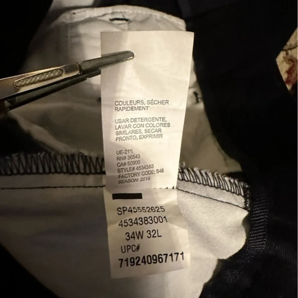 IZOD Men's American Chino Slim Fit Pants, 34Wx32L SLIM‎ (Black) (NWT)